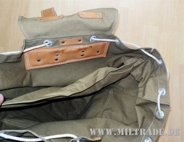 BW großer Rucksack Leinen oliv 'Wehrmacht M31 gleich' inkl. 2 Packriemen. Leicht gebrauchter Lagerbestand