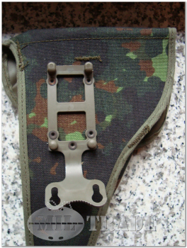 Pistolentasche Holster  9mm P1 / P38 flecktarn. Neuwertiger Bundeswehr Lagerbestand