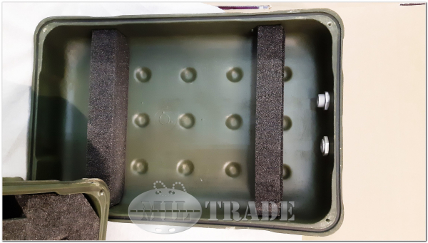 BW GFK Kiste 60x40x30 oliv Lagerbehälter Transportbox abschließbar - sehr guter Zustand