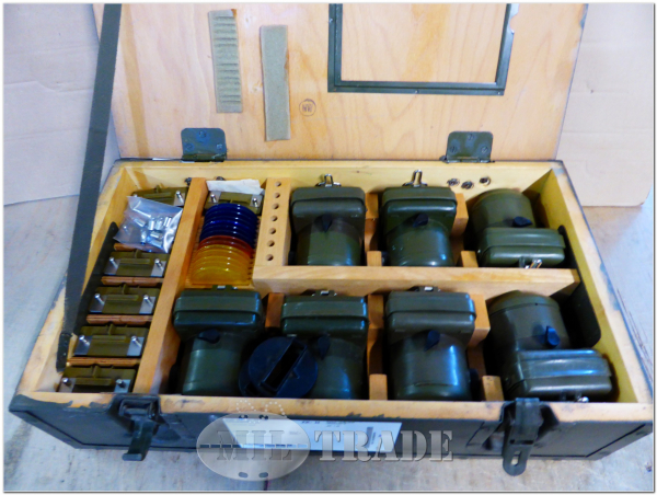Laternensatz "Eisemann" mit 7 Batterie-Handleuchte HPC 9/5 + Zubehör in Holzkasten