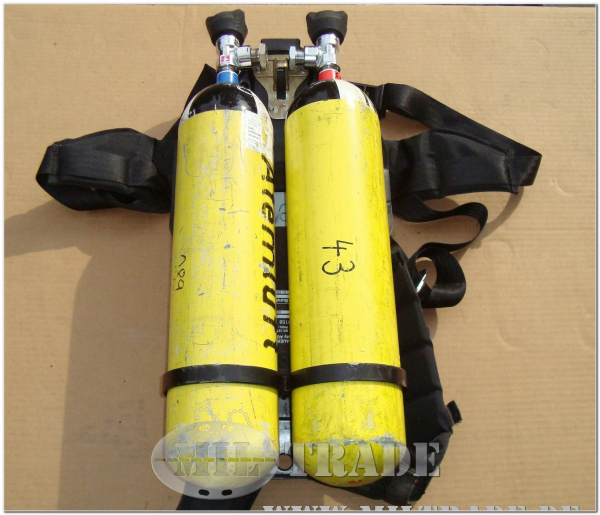MSA AUER Pressluftflasche 4 Liter 200 bar zur Atemgerätausstattung DA 300-2 Holzkiste. Zustand: wenig genutzt